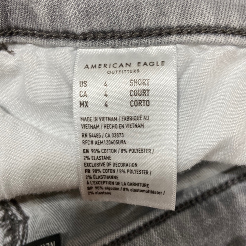 Women’s American Eagle Outfitters Distressed Grey Jegging Jeans. Size 4 short. - Picture 13 of 16